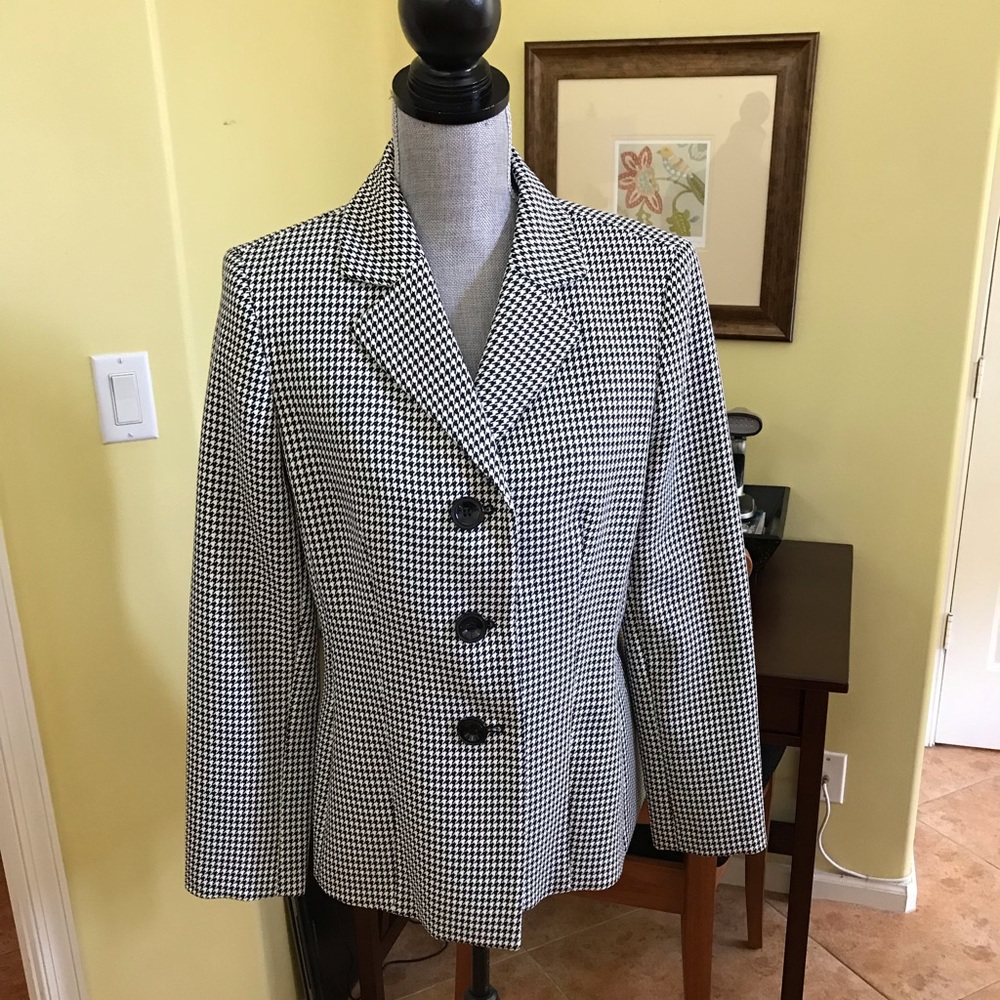 Kasper Black & White Houndstooth Blazer w Belt